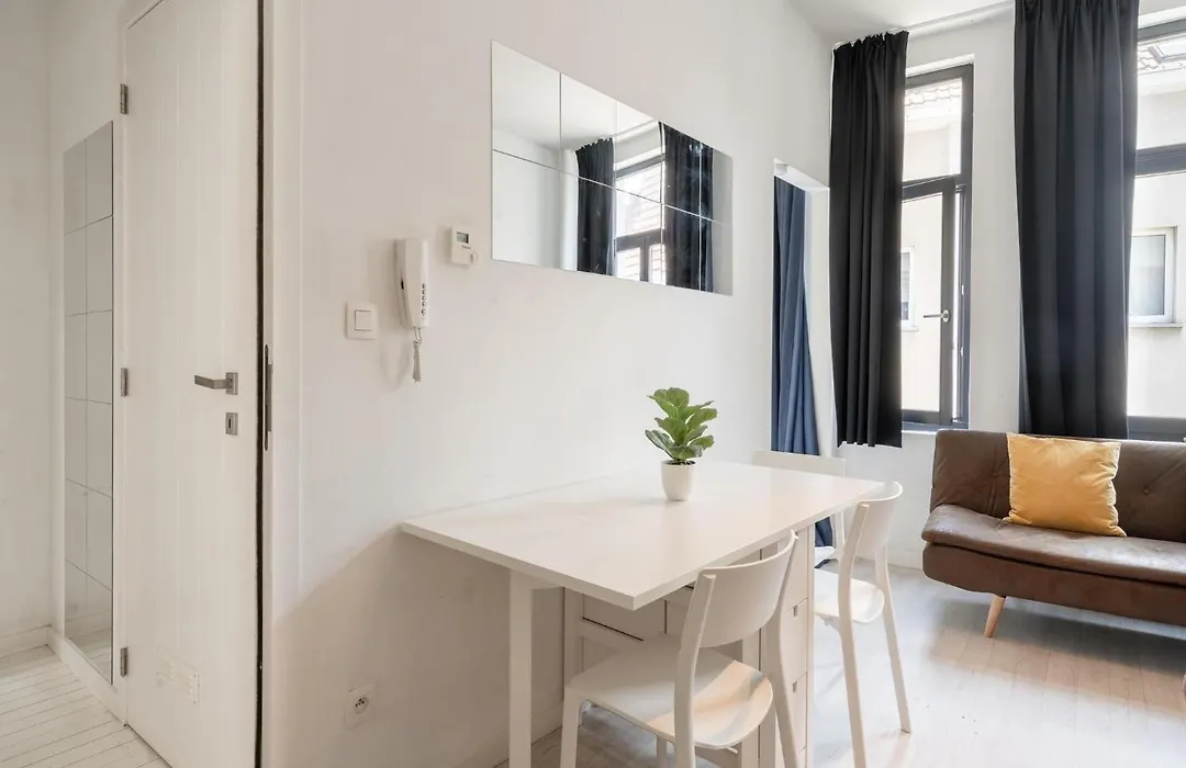 Cozy Antwerp Apartment Stay For 7-1